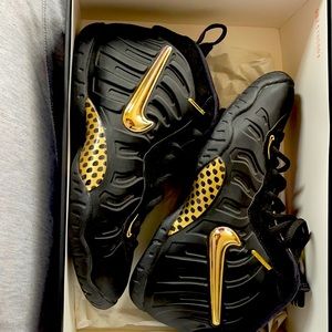 Black/ gold Nike little posits pro {GS) US 7
